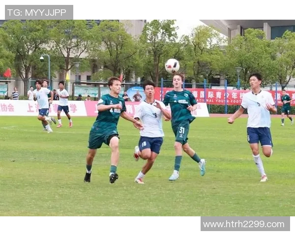 少年足球星逐梦绿茵场展现拼搏精神点燃青春热血激情